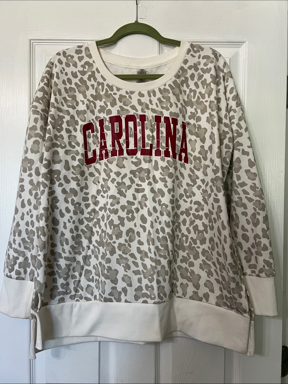 Carolina Leopard Print Crewneck Sweatshirt - White & Taupe
